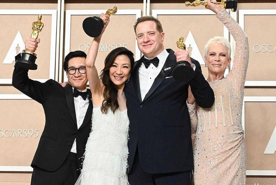 Ke Huy Quan, Michelle Yeoh, Brendan Fraser, dan Jamie Lee Curtis (instagram.com/jamieleecurtis)