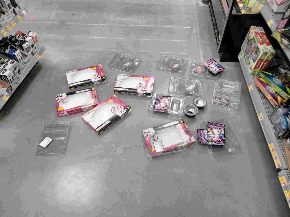 momen apes yang berhubungan dengan kartu Pokemon (reddit.com/user/RattyJones)