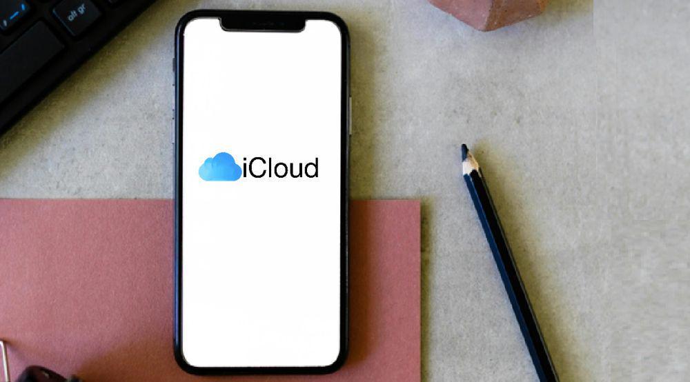 ilustrasi iCloud untuk mem-backup data (pexels.com/[PNW Production])
