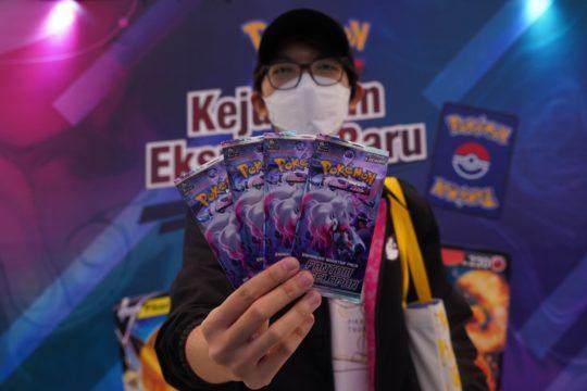 Kartu Pokémon Fantom Kegelapan Resmi Diluncurkan di Indonesia