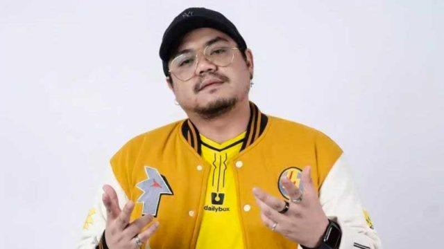 Profil dan Biodata Coach Yeb yang Baru Umumkan Rehat