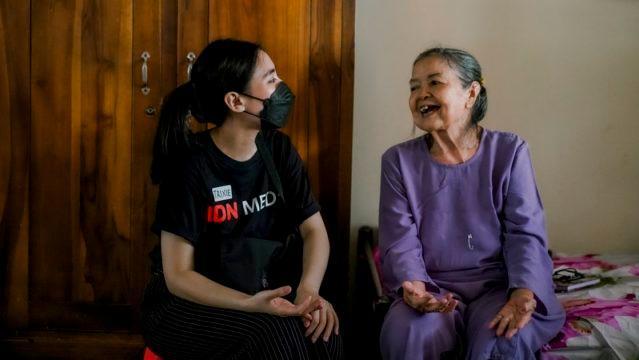 Bakti Sosial IDN Foundation di Panti Tresna Werdha Budi Mulia 1, Berbagi Kebahagiaan Bersama Lansia