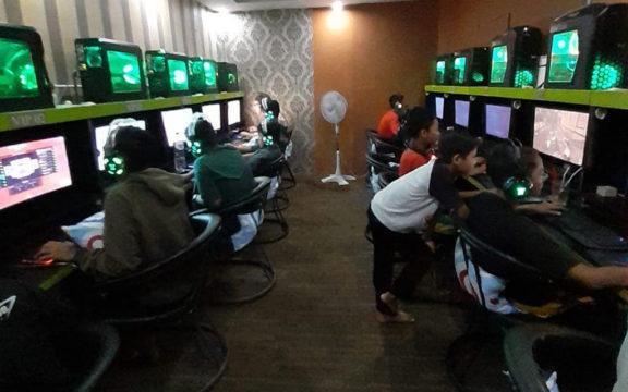 Qojqva Ungkap Susahnya Main Dota 2 di Akhir Pekan