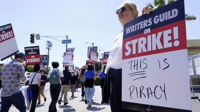 6 Fakta Tentang Mogok Kerja Penulis di Amerika yang Perlu Diketahui!