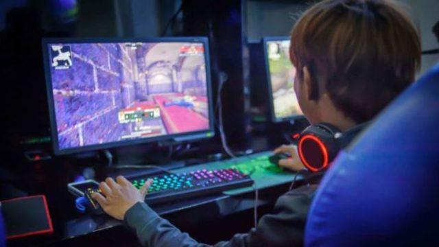 Pengertian Istilah Spion atau Stream Sniping di Dunia Esports?
