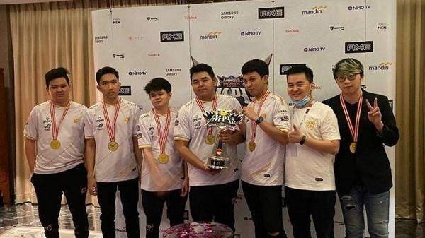 RRQ mampu membalikkan lose streak di season 6 menjadi gelar juara. (TribunNews)