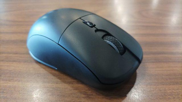 Review Sades Raiden S33: Mouse Terjangkau yang Customizable Luar-Dalam