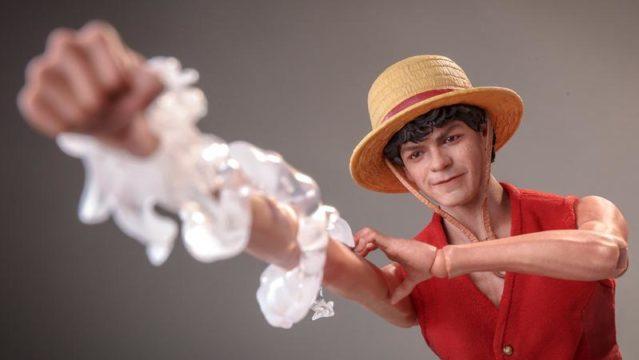 Hot Toys Monkey D Luffy Sambut Kemuncuan One Piece Netflix