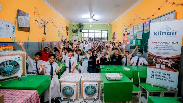 IDN Foundation Berkolaborasi dengan Klinair Serahkan Donasi CR-Box