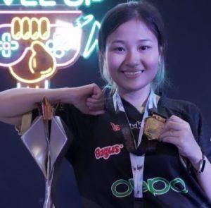 Source: instagram.com/btr_vivian (Foto Vivian dengan piala)