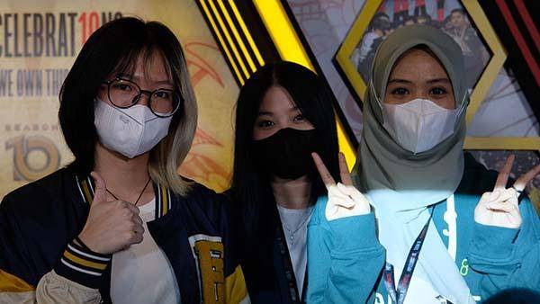 Lelepinkan, Ash, dan Enjii di MPL Arena. Foto: GGWP.ID