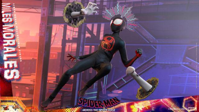 Hot Toys Miles Morales Beraksi di Spider-Man: Across the Spider-Verse!