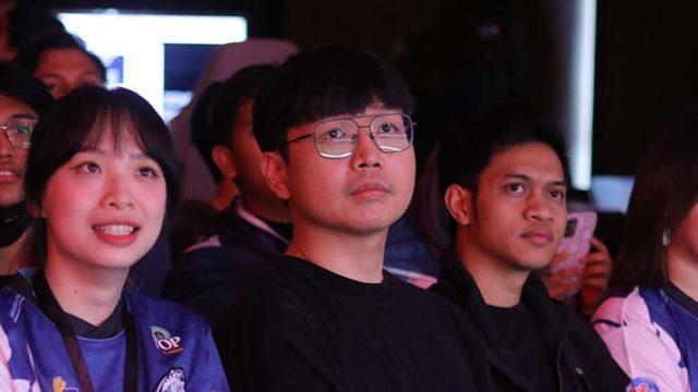 Zeys Protes Piala M1 Dibawa EVOS Fams saat Playoff MPL ID S11