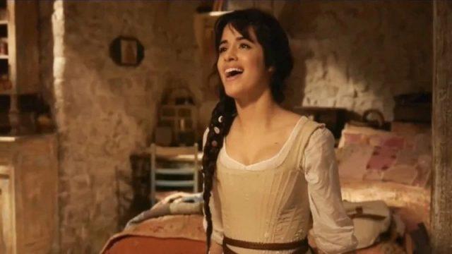 Foto Camila Cabello Sebagai Cinderella Diperlihatkan ke Publik