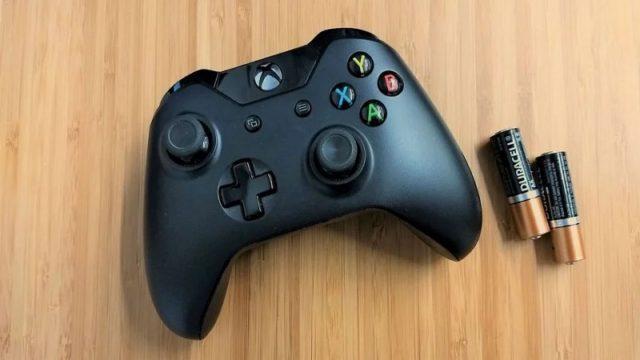 Alasan di Balik Masih Digunakannya Baterai AA pada Controller Xbox