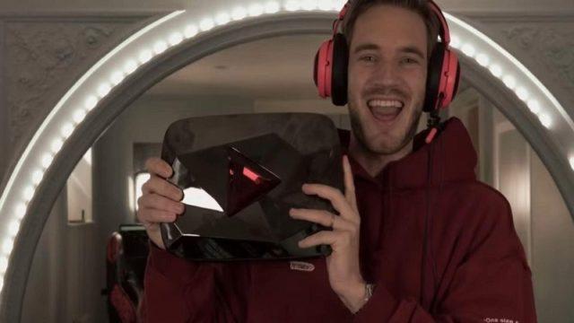 Pewdiepie Bakal Kasih Diamond Play Button Miliknya untuk Fans! Ini Alasannya
