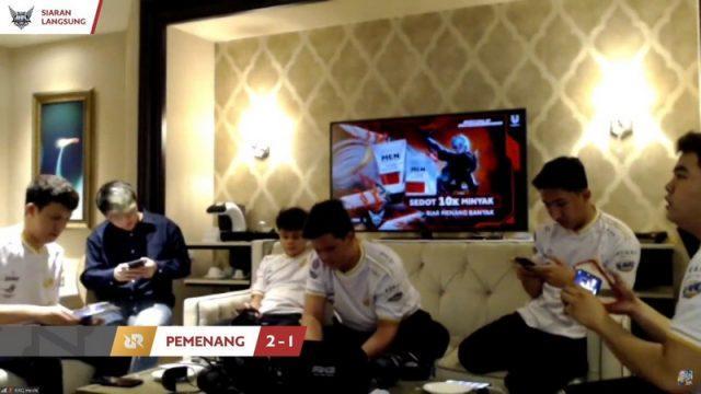 Taklukan ONIC Esports 2-1, RRQ Hoshi Melaju Ke Final Upper Bracket MPL Season 6!