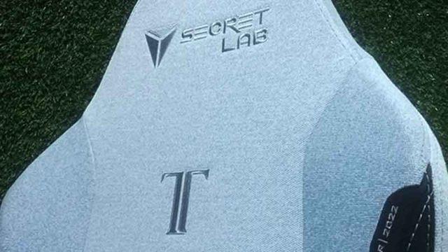 [REVIEW] Mencoba Kenyamanan Secretlab TITAN Evo 2022 in Frost Blue SoftWeave®️ Plus!