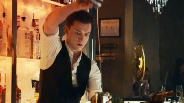 Cerita Kocak Tom Holland, Dipecat dari Bar karena Terlalu Terkenal