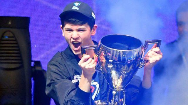 Auto Sultan! Ikut Turnamen Esport, Lima Gamer Ini Mendadak Kaya Raya