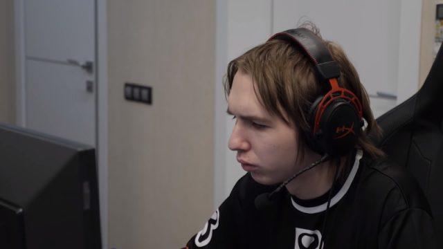 Dendi Mengkritik Performa dari Pio65 dalam Podcast Resmi B8!