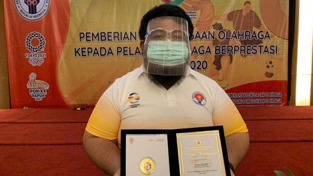 KB dan Volva Terima Penghargaan Pelaku Olahraga Berprestasi Tahun 2020