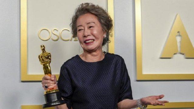 Aktris Youn Yuh Jung Jadi Aktris Korea Pertama yang Menang Piala Oscar