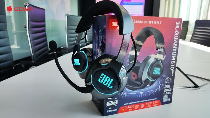 JBL Quantum 810
