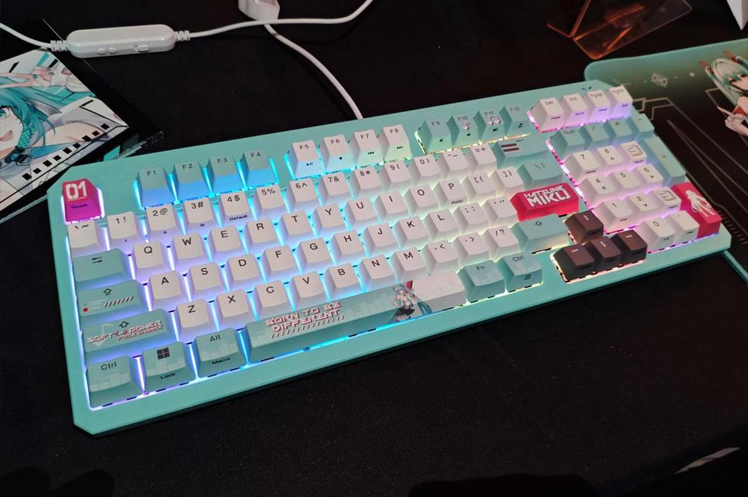 Peripheral-Kolaborasi-ASUS-TUF-x-Hatsune-Miku-3.jpg