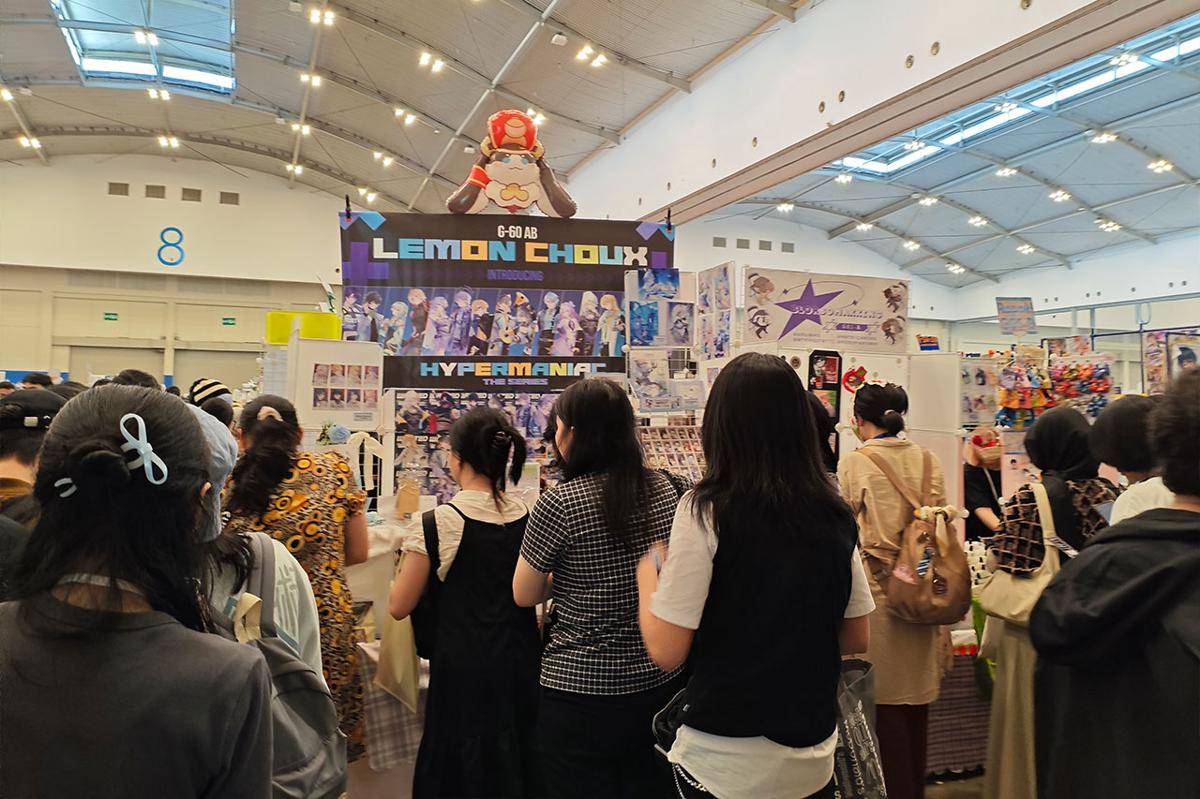 Momen-Seru-Comic-Frontier-XX-1.jpg