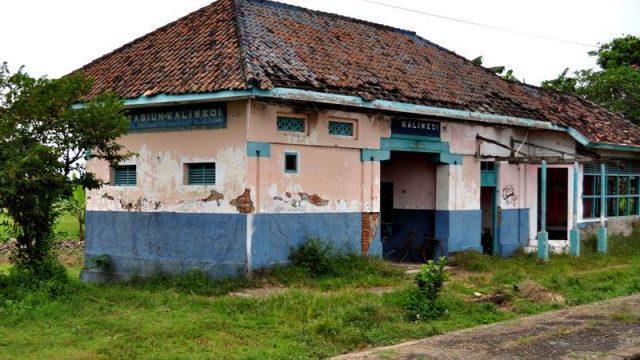 Fakta Stasiun Kaliwedi yang Dikenal Angker, Sering Terjadi Kecelakaan!