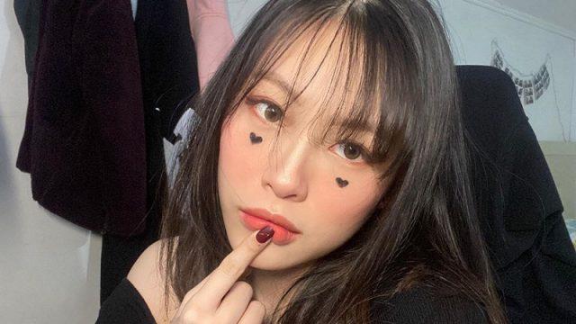 9 Gaya Menawan Dina Vanessa Putri, Gamer Cantik yang Bikin Hati Pria Berdesir