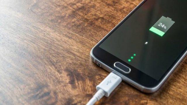 5 Rekomendasi Charger Fast Charging Terbaik dan Berkualitas