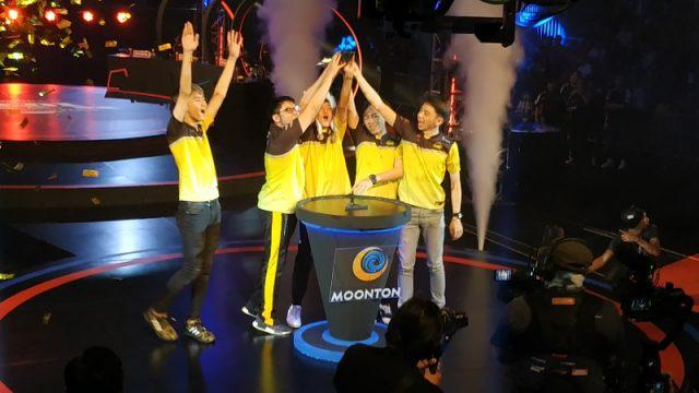 Tak Terkalahkan! Onic Esports Angkat Piala di MPL Season 3!