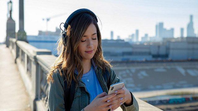Streamer Cantik Pokimane Menyumbangkan 50.000 Dolar untuk Mendanai Beasiswa Esports!
