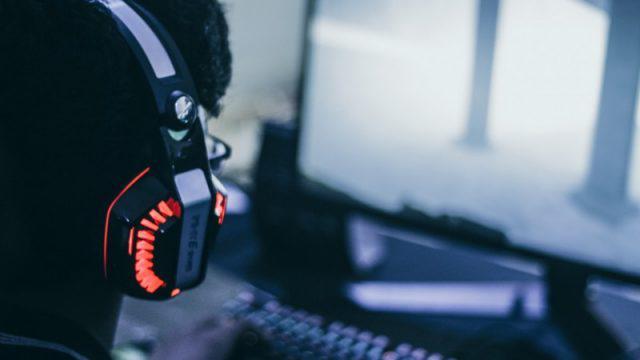 Social Distancing? Ini Cara Anti Bosan Ala Gamer di Rumah!