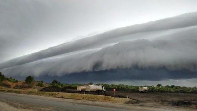 Ini Penjelasan Awan Arcus yang Mirip Tsunami di Aceh, Ada Kaitannya dengan Hal Mistis?