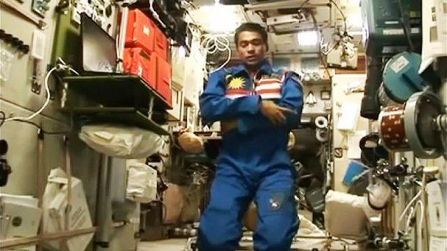 Bagaimana Cara Astronaut Muslim Salat dan Puasa di Luar Angkasa? Begini Penjelasannya