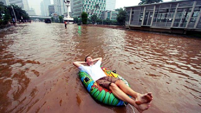 Banjir Jakarta Belum Ada Apa-apanya Dibanding 7 Banjir Dunia Ini, Lebih Parah!