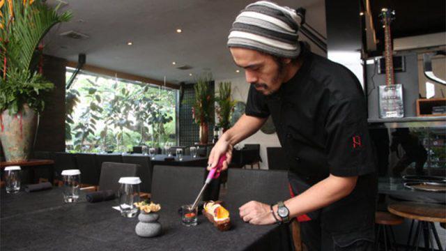 Namaaz Dining, Restoran Dengan Segudang Menu Aneh dan Gak Biasa