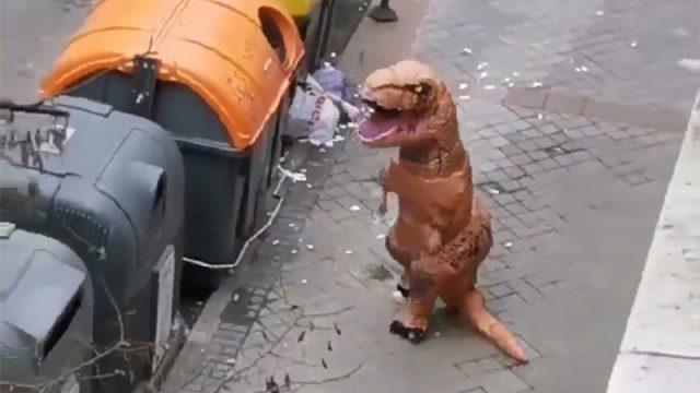 Kreatif! Mereka Punya Cara Unik Untuk Melindungi Diri Dari Corona