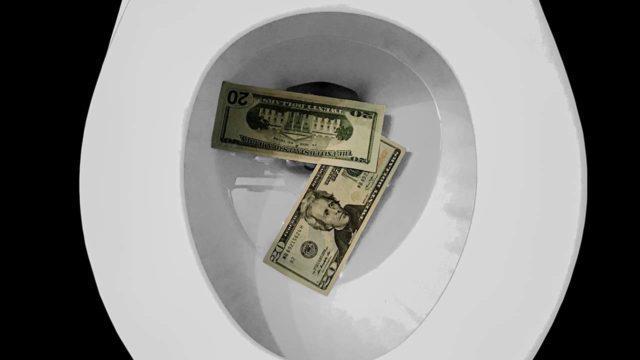 Aneh Banget! Perusahaan Ini Denda Karyawan yang ke Toilet Lebih Dari 1 Kali dalam Sehari