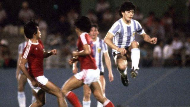 Pernah Lawan Timnas Indonesia, Diego Maradona Borong 2 Gol