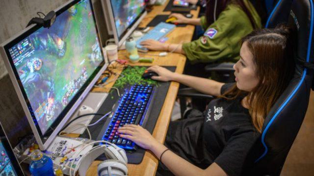 Ini Dia Atlet Esports Wanita Asal Indonesia yang Mendunia!