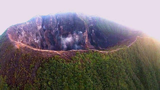 Banyak Terjadi Peristiwa Mistis, Ini 10 Gunung Terangker di Jawa Barat