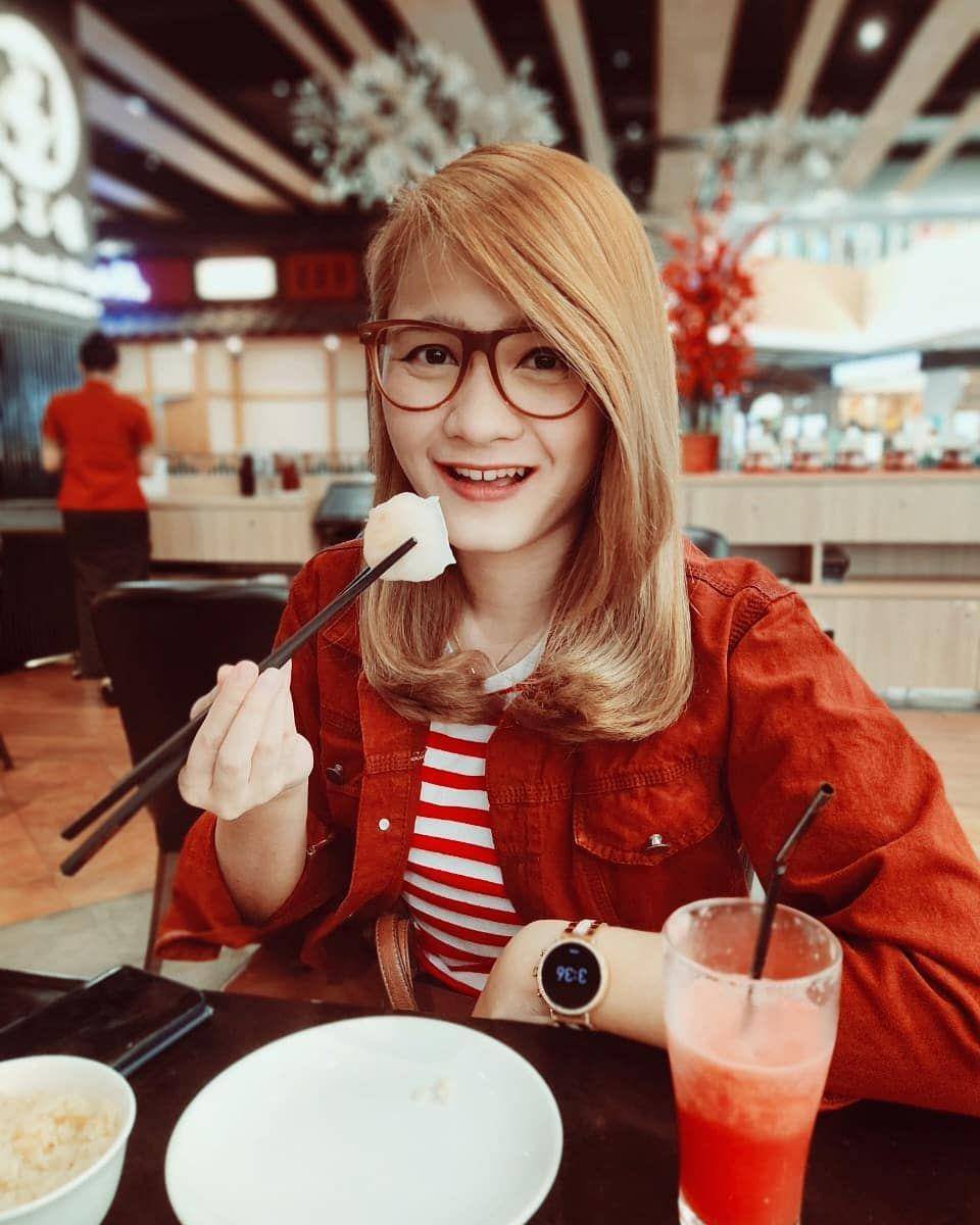 https://www.instagram.com/lalajo.laura/