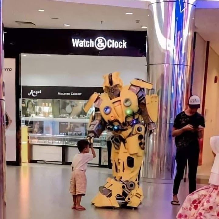 Twitter.com/OnlyinINA