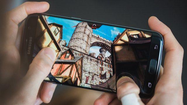 5 Alasan Cowok Lebih Pilih Main Game daripada Jalan dengan Pacar!