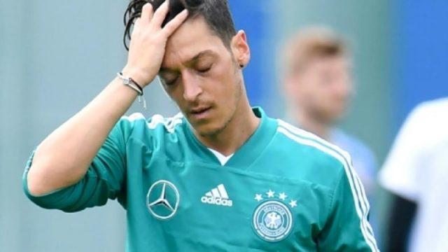 Selain PES, Mesut Ozil Juga Dihapus dari FIFA Versi Tiongkok