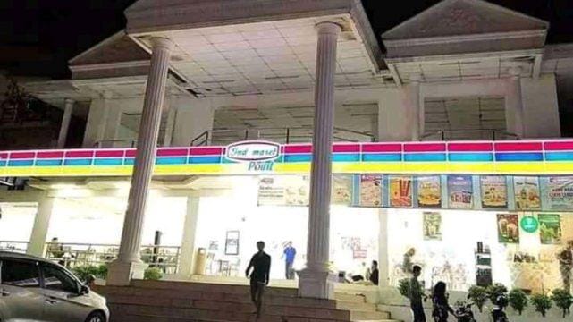 Viral Minimarket Megah yang Anti Mainstream, Disebut Mirip Istana Buckingham Inggris